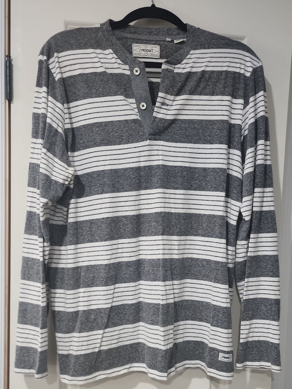 🤖Produkt Striped Grandad Tee Striped Long Sleeve Tee in Gray & White Size Large